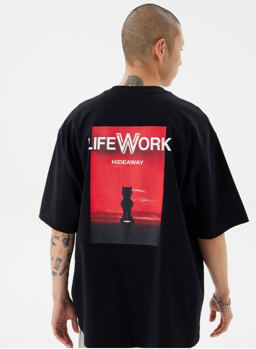 LifeWork  黑色 中心紅格 T恤（LW242TS402）